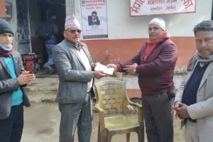 मंगलसेन नगरपालिकाद्वारा कमलबजार प्रयोगशालालाई ५ लाख सहयोग