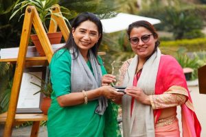 वाओ वुमन एचिभर्स अवार्ड बाट सुनिता दनुवार सम्मानित