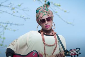 युगान्डाकी गायिकाले गाएको ‘फुलबुट्टे सारी’ (भिडियो सहित)