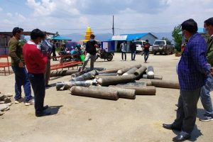 बोलन्या थलीद्धारा डडेल्धुरा अस्पताललाई ४० थान अक्सिजन सिलिण्डर हस्तान्तरण