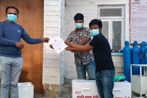 दारी ग्याङद्वारा डोटी अस्पताललाई २ अक्सिजन कन्सन्ट्रेटर सहित आर्थिक सहयोग