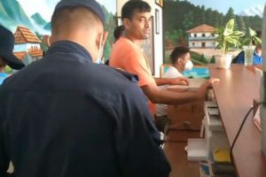होटलबाट कोरोनाको खोपसहित स्वास्थ्यकर्मी प्रकाउ