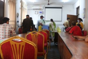सुदूरपश्चिमको सामाजिक विकास मन्त्रालयमा आसेपासेलाई कोरोनाको खोप लगाईयो