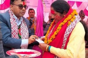 एमालेबाट निर्वाचित गाउँपालिका उपाध्यक्षनै नेपाली कांग्रेसमा प्रबेश