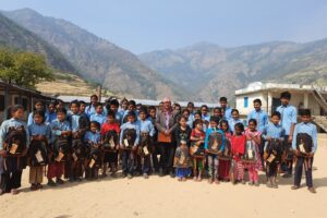 अध्यक्ष खड्काद्वारा आफ्नै खर्चमा ‘अनाथ असहाय बालबालिका सँग गाउँपालिका अध्यक्ष अभियान’ संचालन