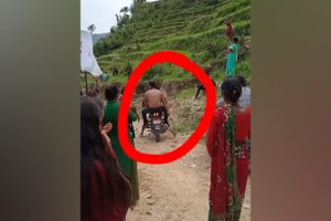 अछामको मेल्लेखमा सयुक्त बिजयी र्यालिमा खुकरी हान्न खोज्ने प्रकाउ
