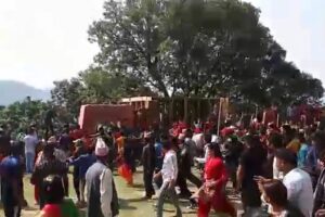 अछामको साफेबगर नगरपालिका वडा नं १३ बाब्लाको राष्ट्रिय माबि  मतदान केन्द्रमा झडप: मतदान प्रक्रिया रोकियो