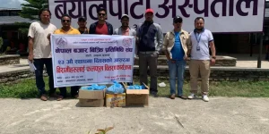 नेपाल बजार बिक्री प्रतिनिधी संघ डोटी अछाम इकाइद्धारा बयलापाटा अस्पतालका बिरामीलाई फलफुल बितरण