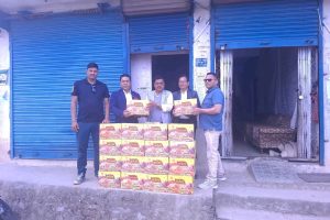 जयगढका अग्नि पिडितका लागि यशोदा फुडस् ले गर्यो सहयोग