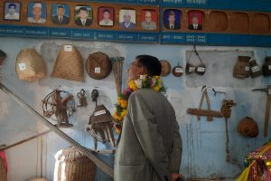 प्रभा धमकोट बिधालयको लघु सङ्ग्रहालयको मन्त्री खड्काद्वारा निरिक्षण