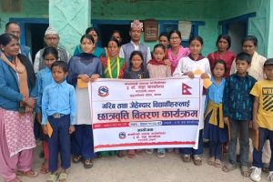 बान्नीगढी जयगढ गाउँपालिका ३ बरदादेविद्वारा गरिब तथा जेहेन्दार बिधार्थीलाई छात्रवृत्ति बितरण
