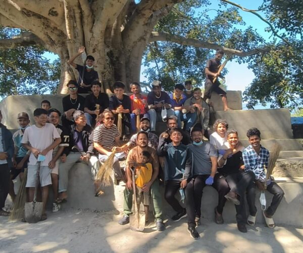 युवाहरूद्वारा बयालपाटा बजार सरसफाइ