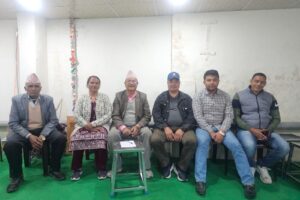 निर्वाचन नजिकिँदै ,भिम रावलाई चुनौती थपिदै ,पुर्व राज्यमन्त्री सहित ७५ बढी नेपालीका नेता कार्यकर्ता एमाले प्रबेश