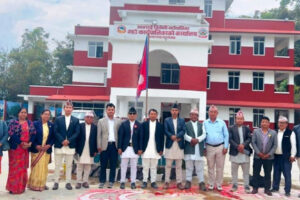 एमालेको एकल बहुमत भएको आठराई त्रिवेणी गाउँपालिकाले आइतबार बिदा नदिने,१० बजे मात्रै कार्यालय खोल्ने