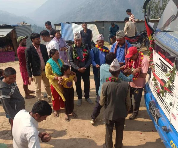 मेल्लेखको शाेडषाबाट बस सेवा सुरु