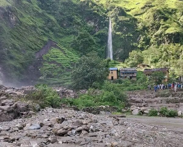 बाजुरामा बाढीपहिरोका कारण १६ घरपरिवारमा क्षति