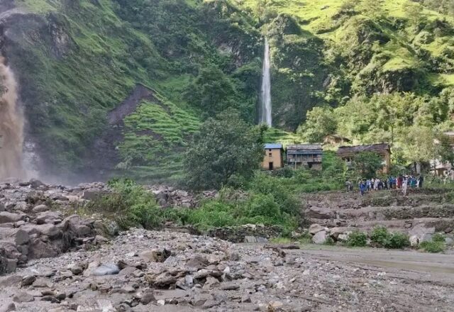 बाजुरामा बाढीपहिरोका कारण १६ घरपरिवारमा क्षति