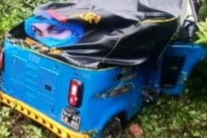 अछामको कमलबजारमा अटो दुर्घटनामा ३ जना घाइते