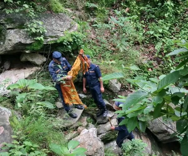 अछामको साँफेबगरमा ओडारमा भरुवा बन्दुक भेटियो