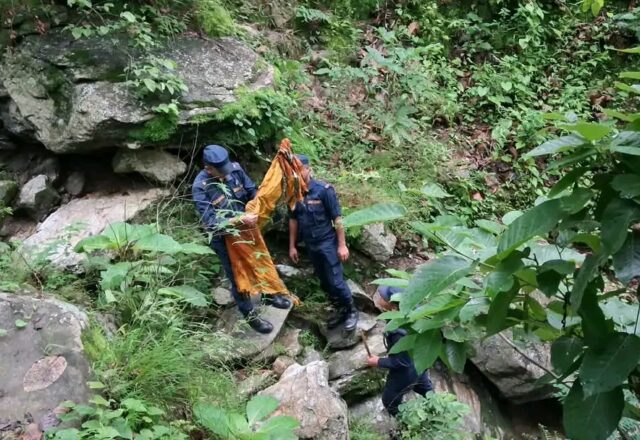 अछामको साँफेबगरमा ओडारमा भरुवा बन्दुक भेटियो